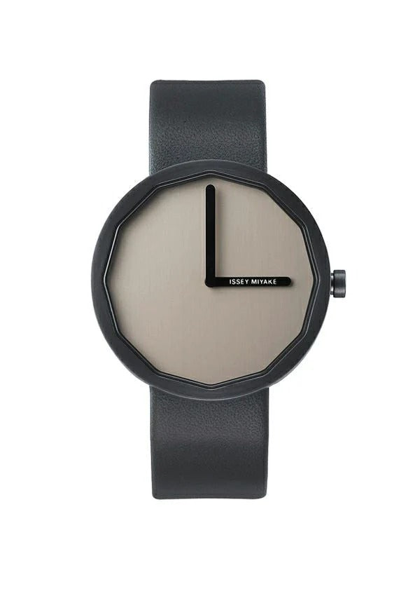 The product title translates to "TWELVE Designed by Naoto Fukasawa" in English